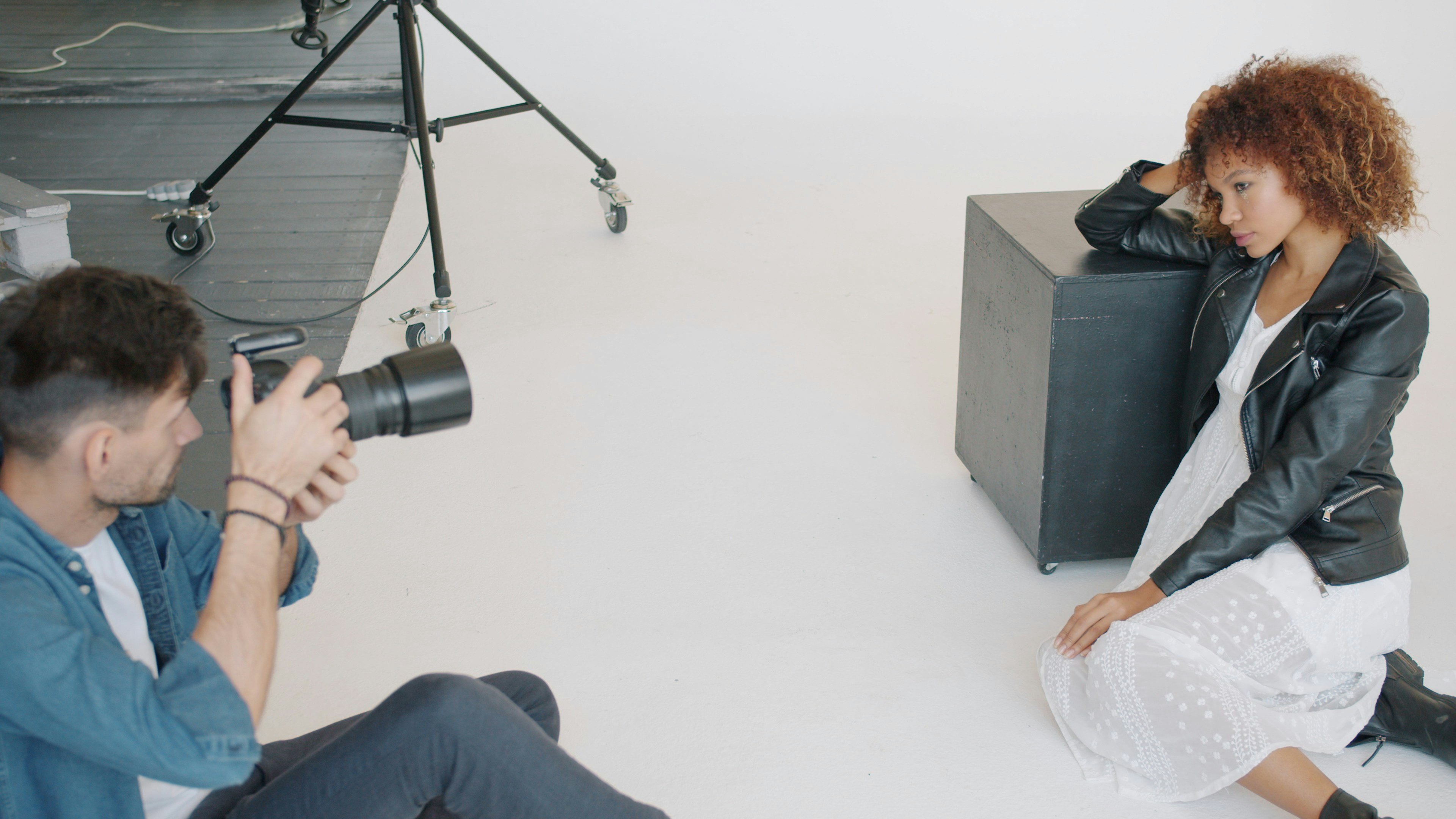 Showing only one angle makes the product harder to visualize.